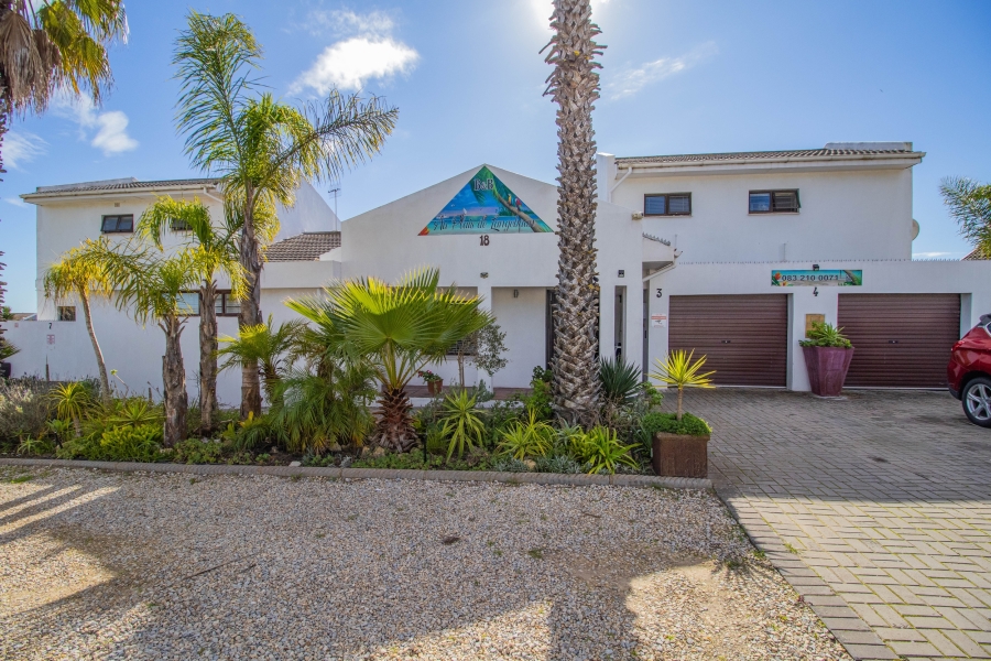 8 Bedroom Property for Sale in Country Club Western Cape